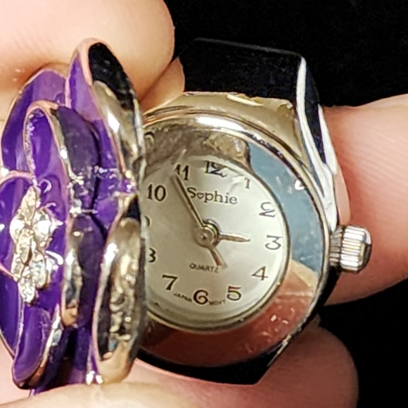 BNIP STRETCH Ring & Watch + 1 size fits all. By Sophie ?may need battery? - Picture 2 of 13